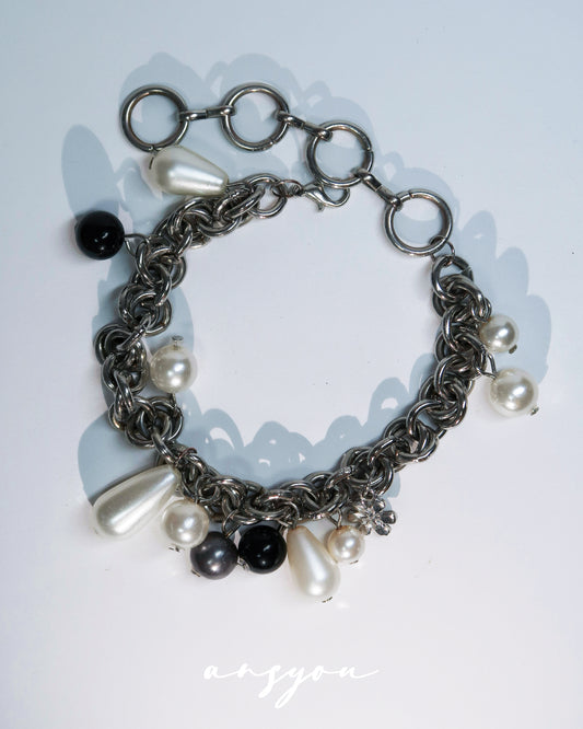 Monochrome Pearl Bracelet